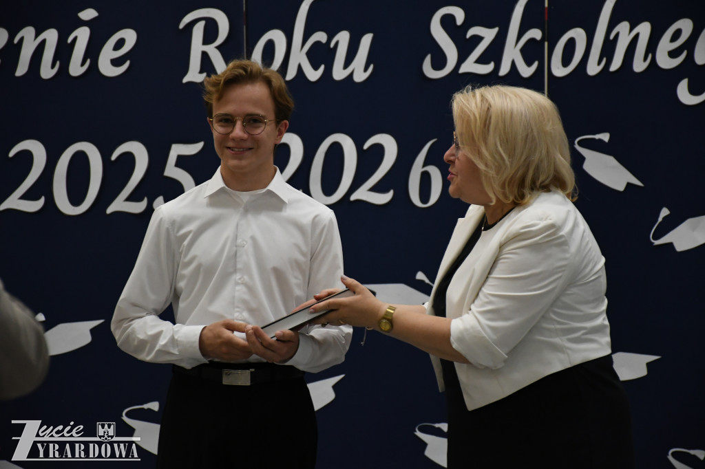 Z dumą i wzruszeniem żegnają 