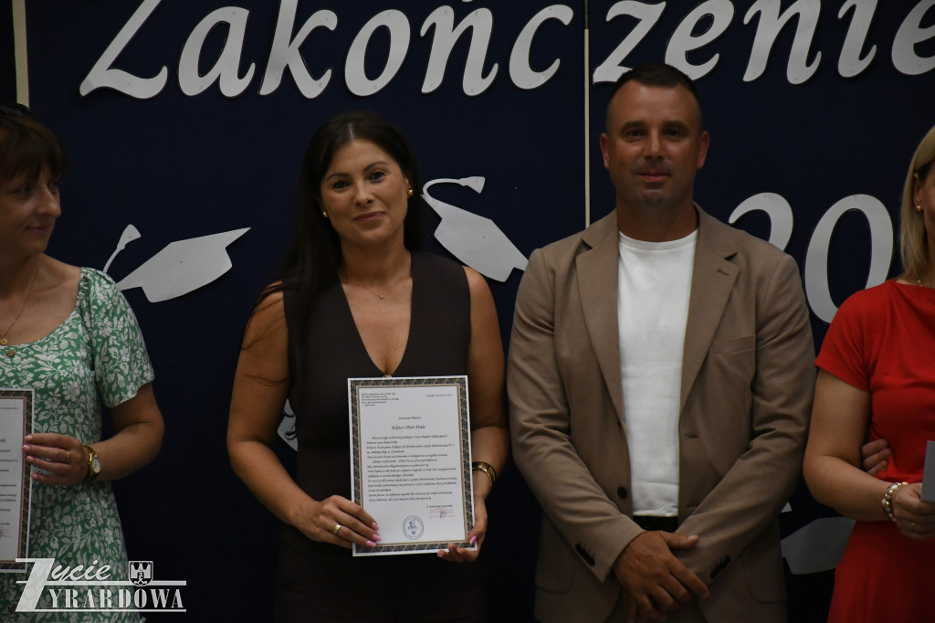 Z dumą i wzruszeniem żegnają 