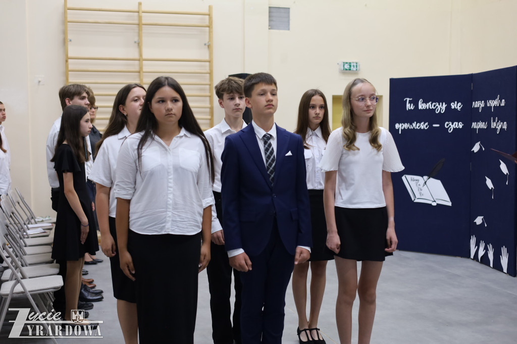 Z dumą i wzruszeniem żegnają 