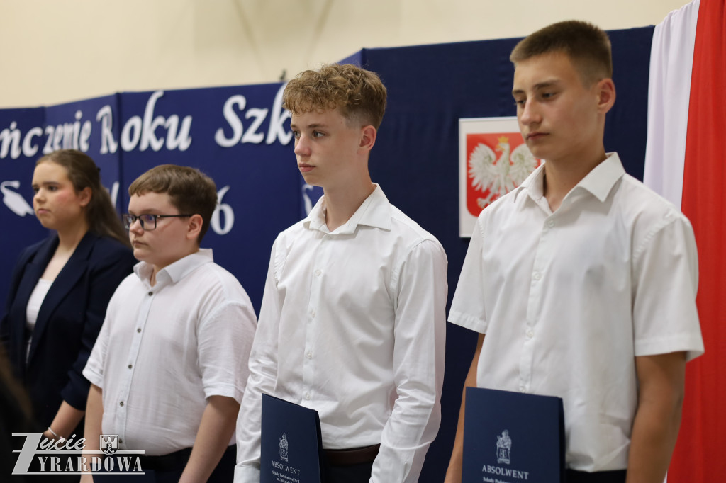 Z dumą i wzruszeniem żegnają 