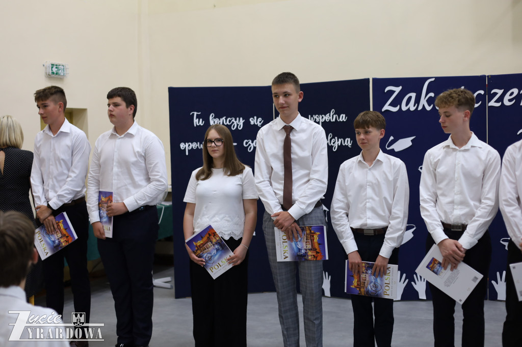 Z dumą i wzruszeniem żegnają 