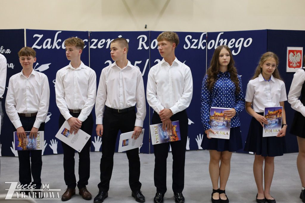 Z dumą i wzruszeniem żegnają 
