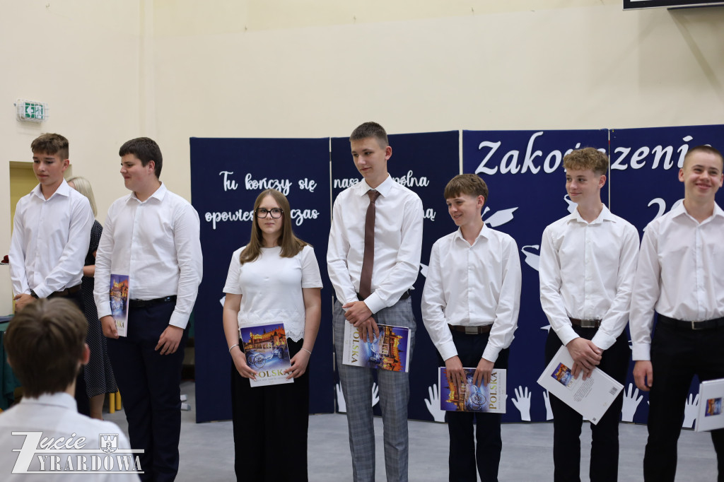 Z dumą i wzruszeniem żegnają 