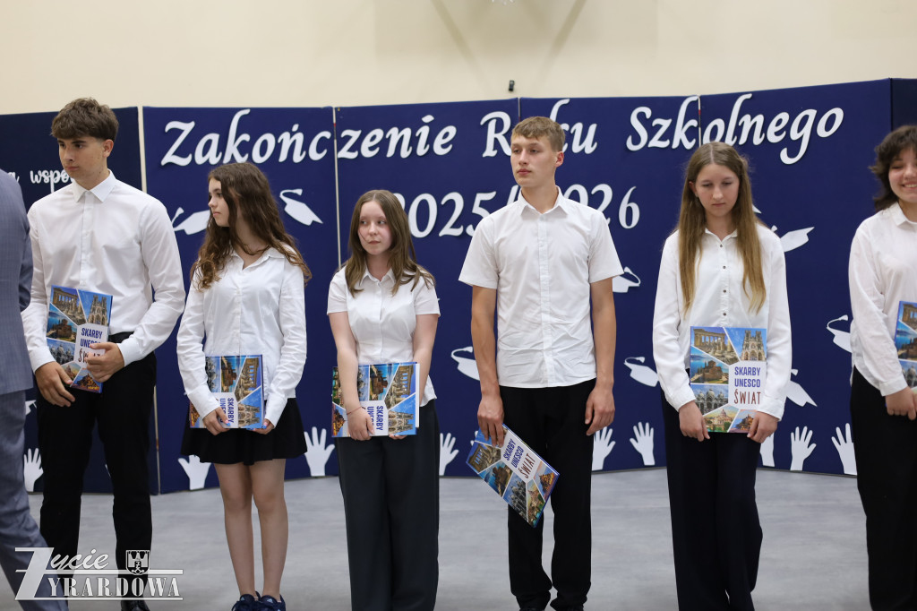 Z dumą i wzruszeniem żegnają 