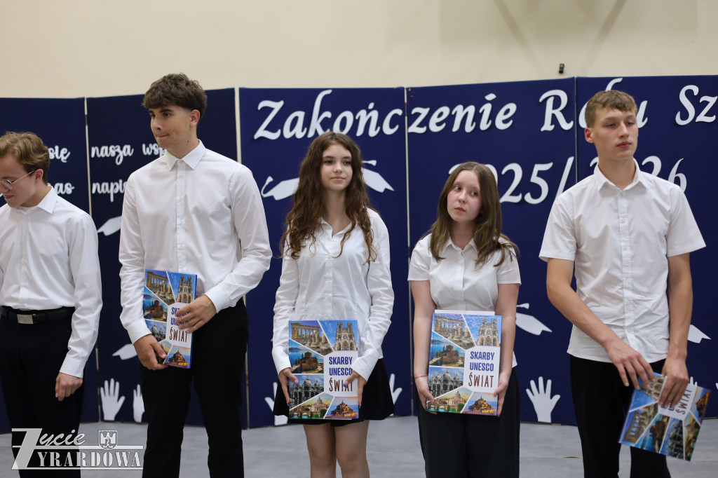 Z dumą i wzruszeniem żegnają 