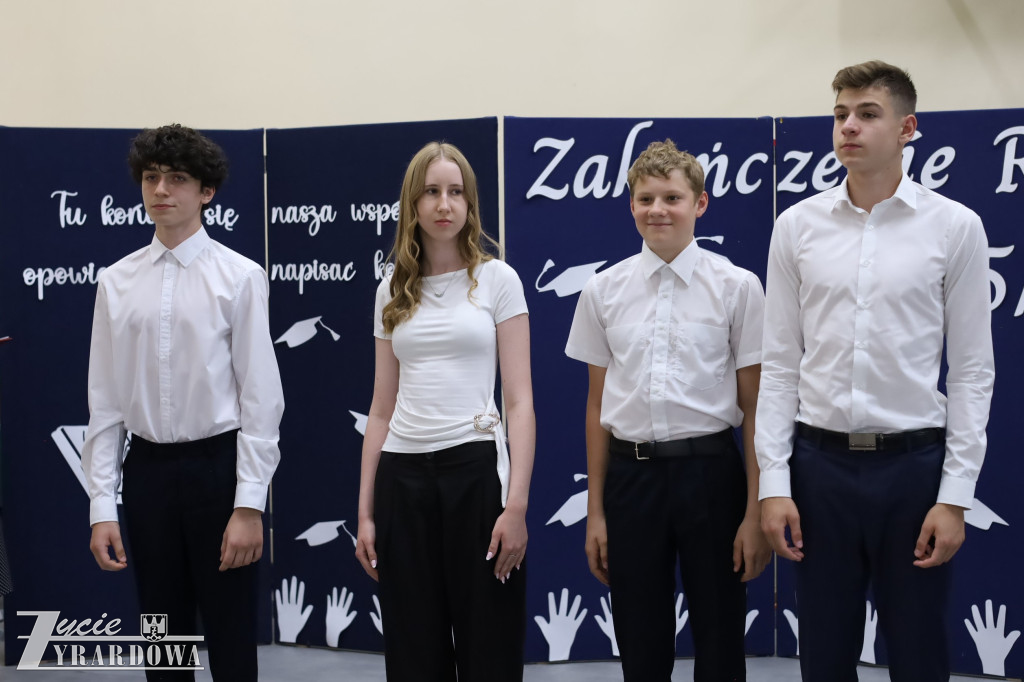 Z dumą i wzruszeniem żegnają 