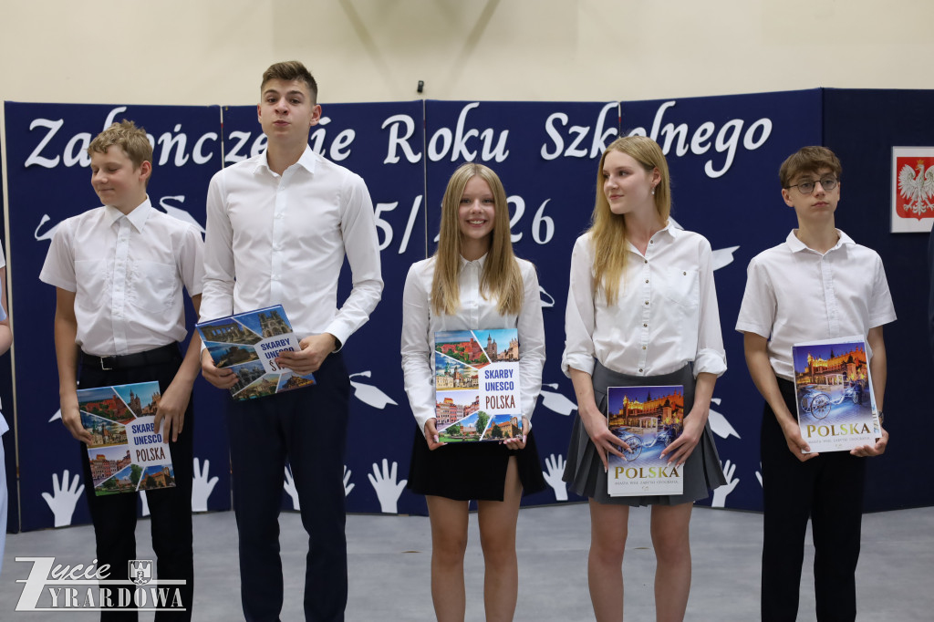 Z dumą i wzruszeniem żegnają 