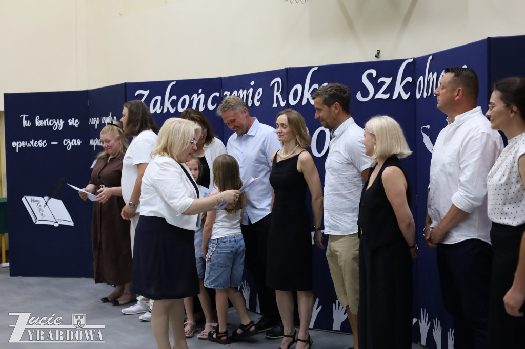 Z dumą i wzruszeniem żegnają 