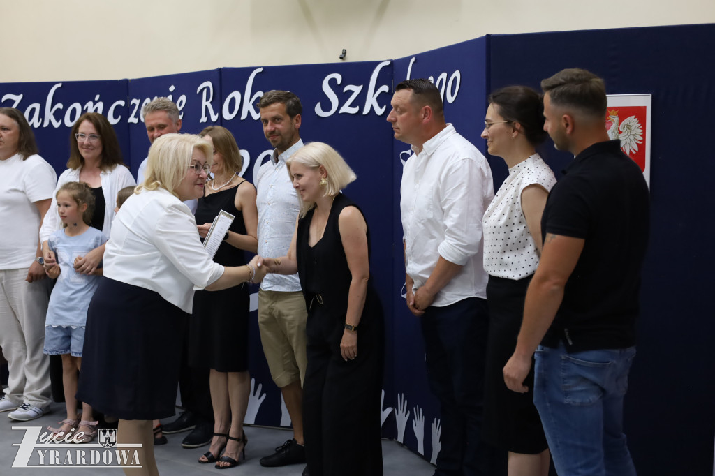 Z dumą i wzruszeniem żegnają 