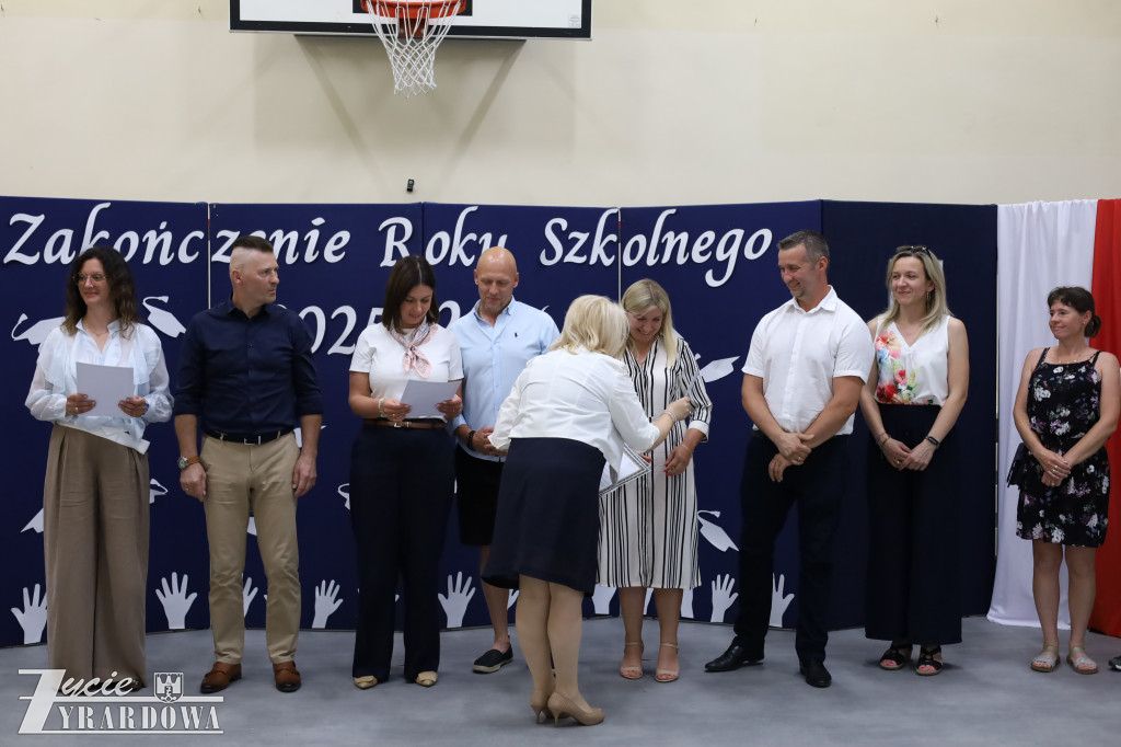 Z dumą i wzruszeniem żegnają 