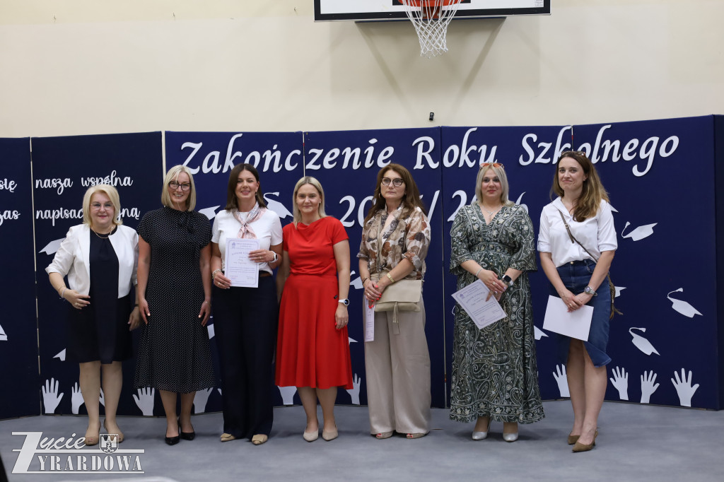Z dumą i wzruszeniem żegnają 