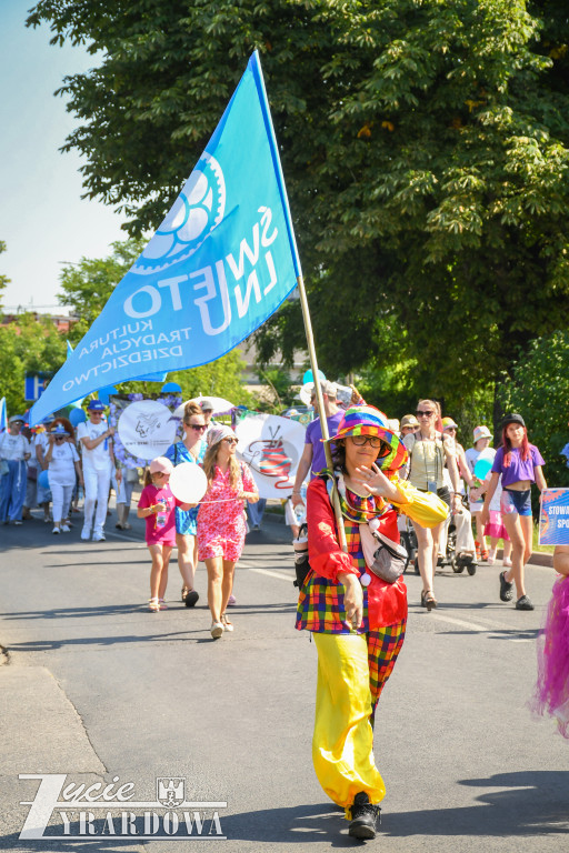 Parada otwierająca Święto Lnu