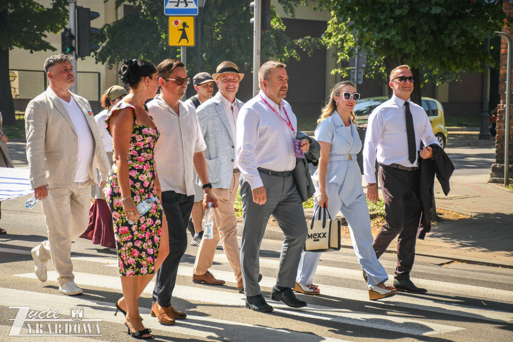 Parada otwierająca Święto Lnu