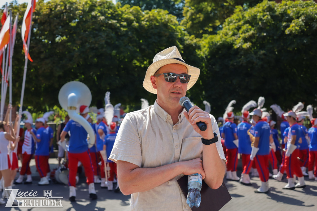 Parada otwierająca Święto Lnu