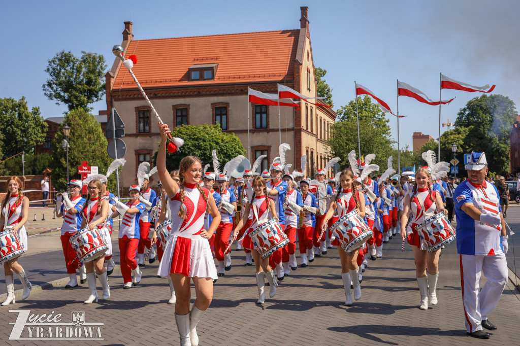 Parada otwierająca Święto Lnu