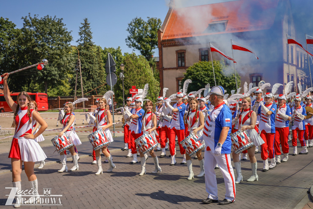 Parada otwierająca Święto Lnu