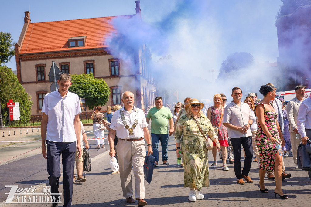 Parada otwierająca Święto Lnu