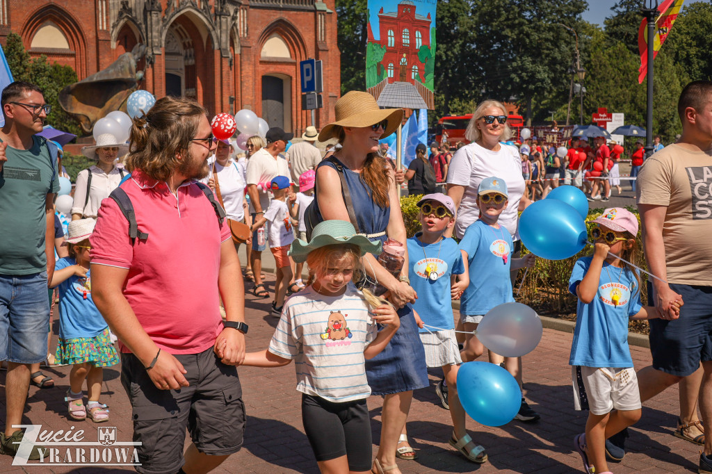 Parada otwierająca Święto Lnu