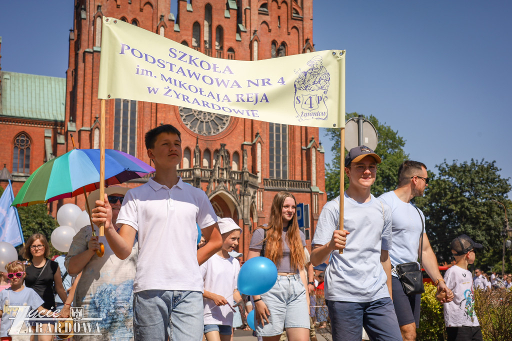 Parada otwierająca Święto Lnu