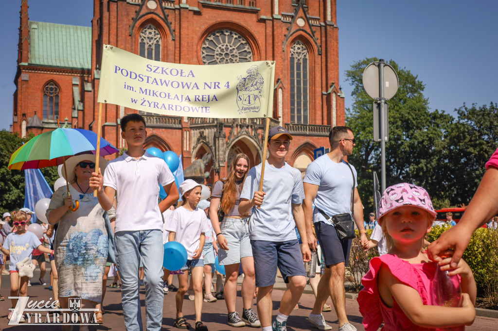 Parada otwierająca Święto Lnu