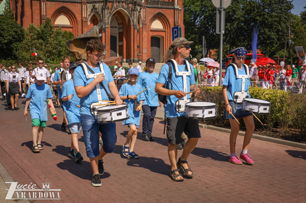 Parada otwierająca Święto Lnu