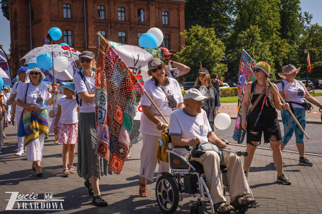 Parada otwierająca Święto Lnu