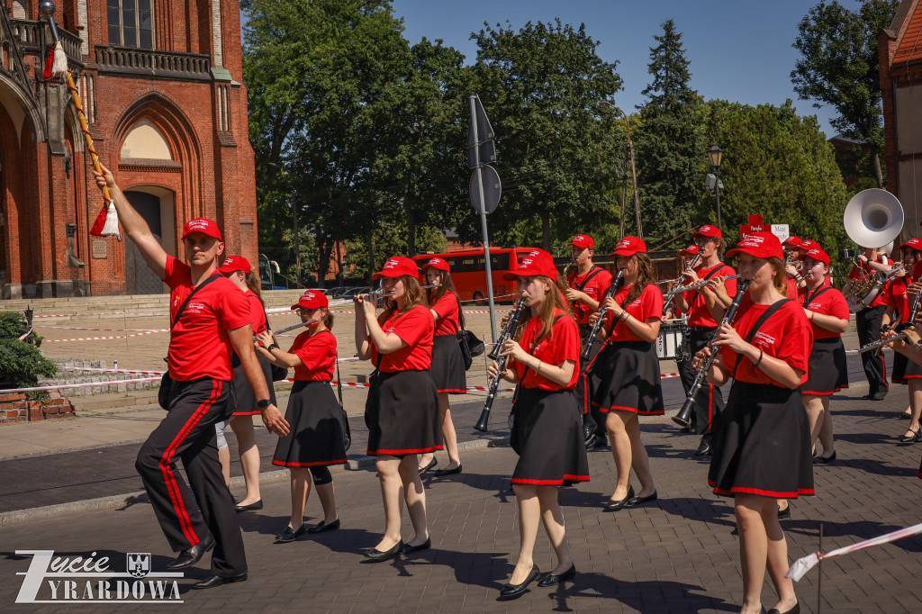 Parada otwierająca Święto Lnu