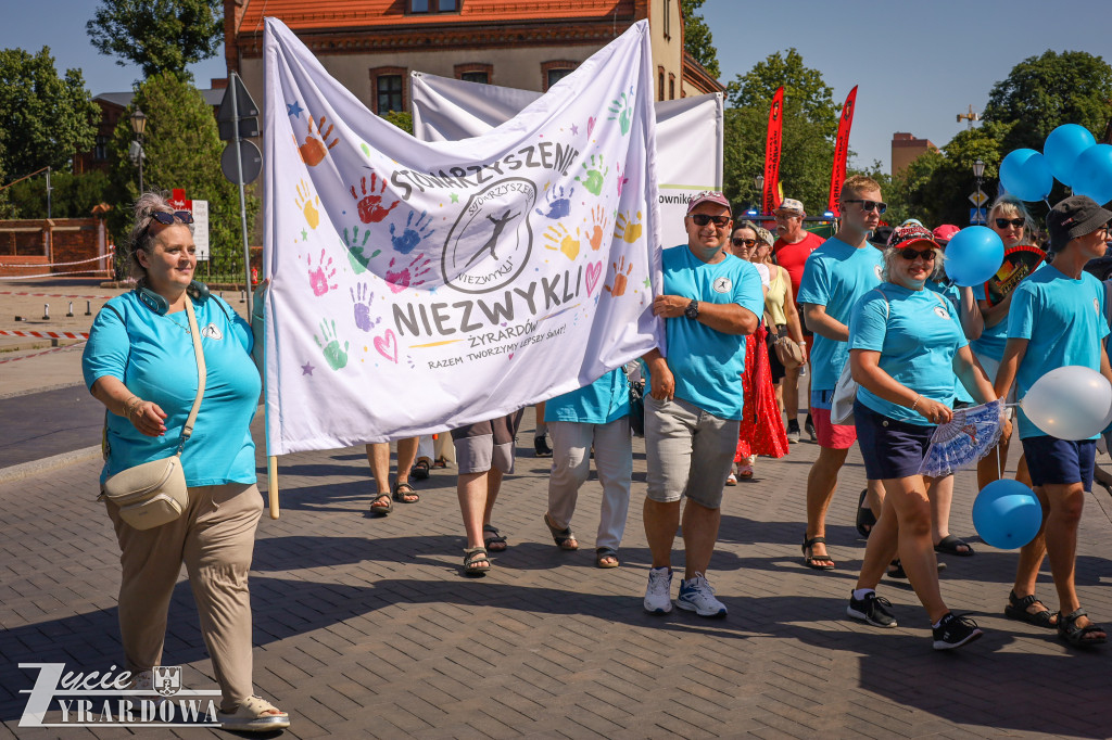 Parada otwierająca Święto Lnu