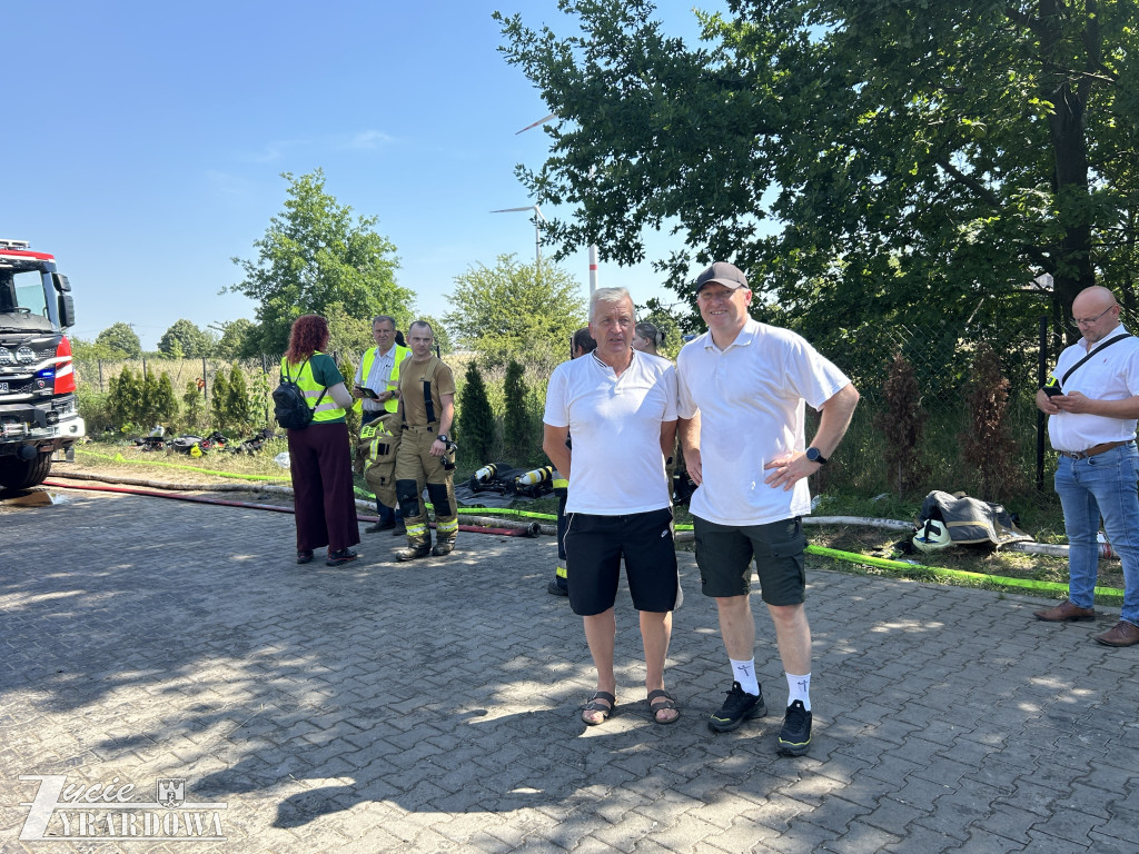 Płonęła hala z odpadami pod Mszczonowem