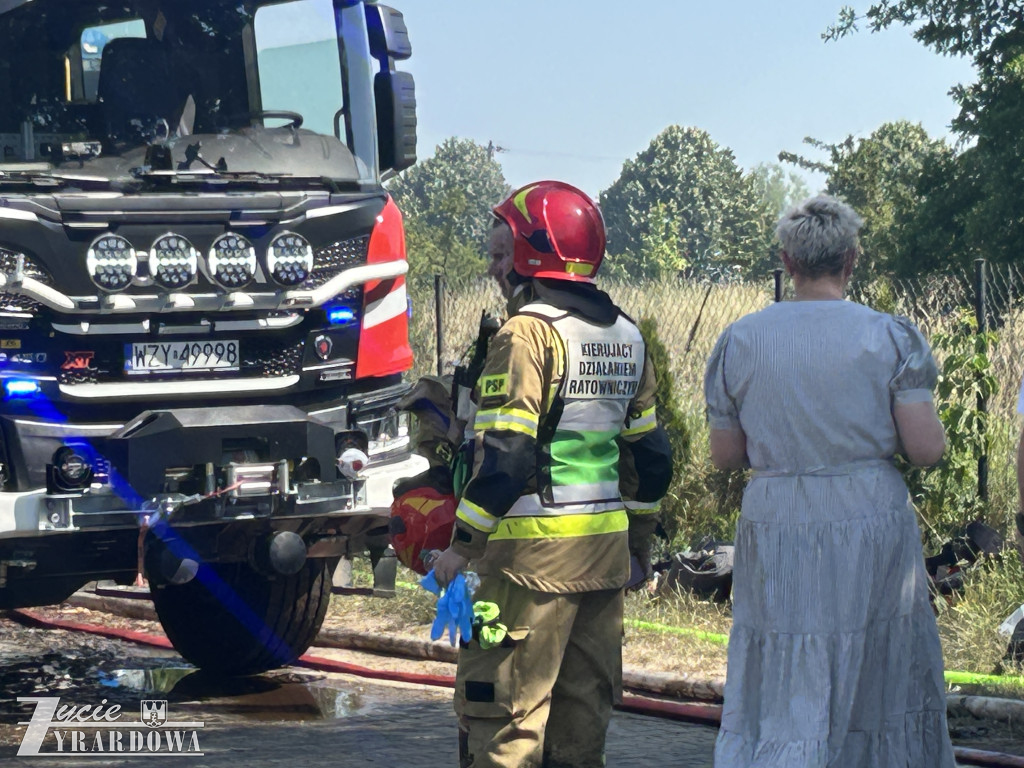 Płonęła hala z odpadami pod Mszczonowem