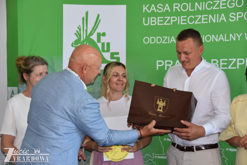 Monika i Paweł Łasica nagrodzeni za bezpieczne gospodarstwo