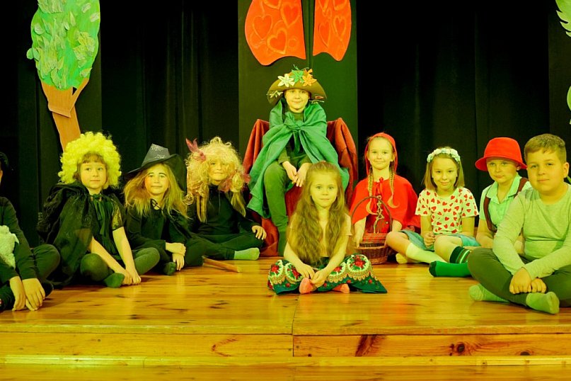 Teatr Pinokio i "Zamieszanie w krainie bajek".