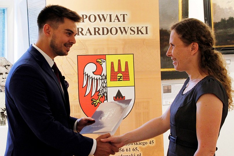 Awanse powiatowych nauczycieli