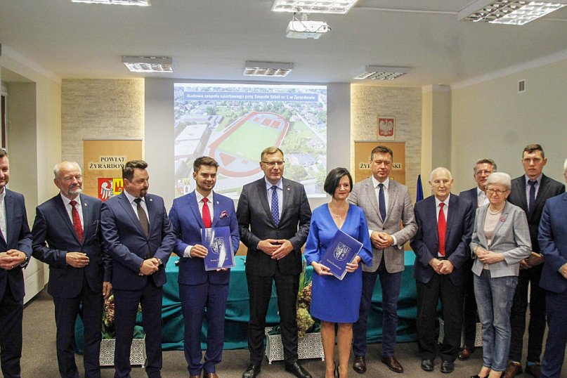 Umowa na budowę stadionu sportowego podpisana