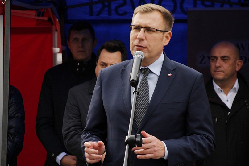 Uroczyste "wbicie łopaty" pod budowę stadionu lekkoatletycznego