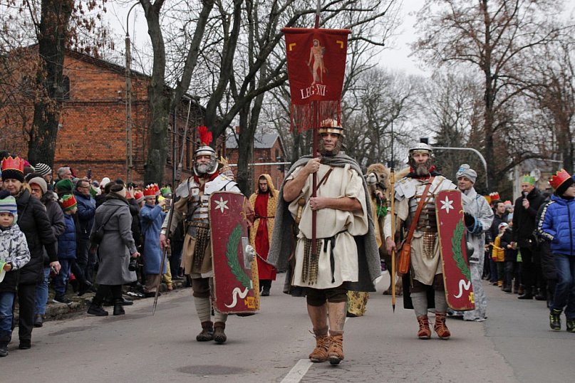 Orszak Trzech Króli przeszedł ulicami Żyrardowa