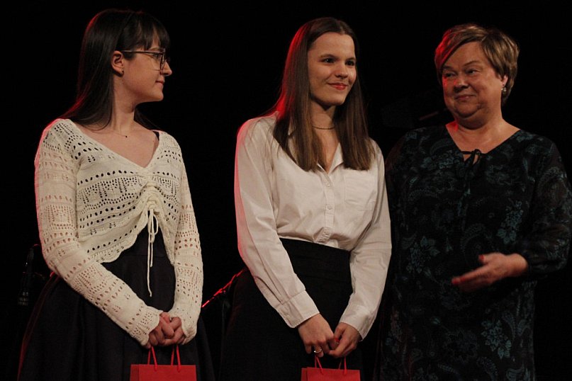 Kolejny rocznik maturzystów pożegnał mury Czerwoniaka