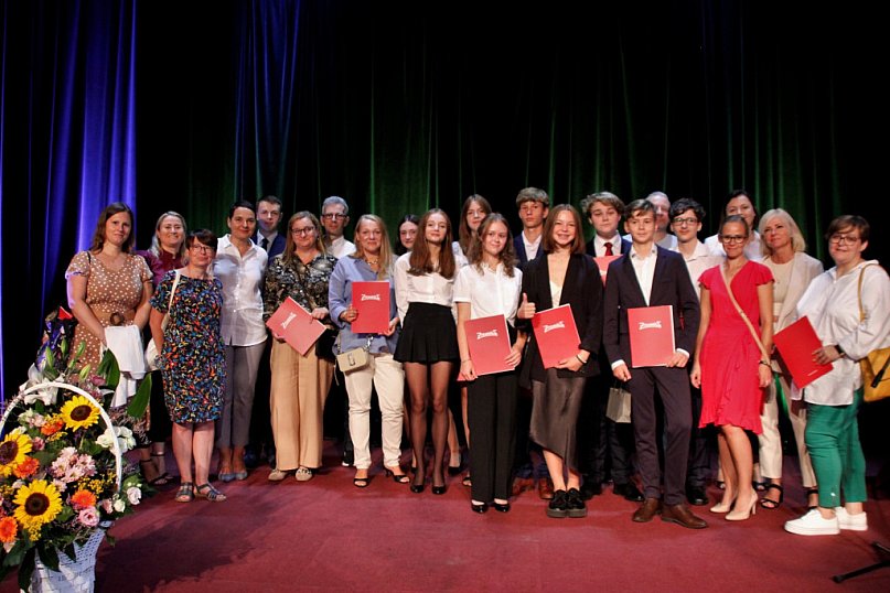 63 wspaniałych prymusów z żyrardowskich szkół