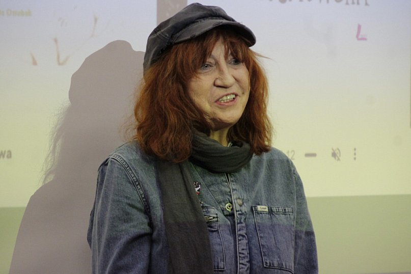 Spotkanie z Barbarą Kosmowską w szkolnej bibliotece