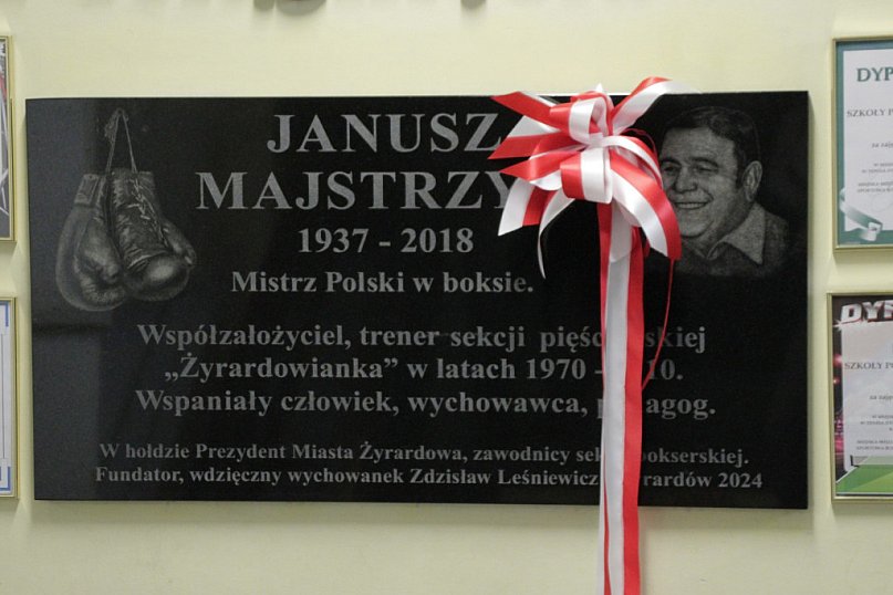 Uroczyste odsłonięcie tablicy w SP nr 6. Janusz Majstrzyk - wspaniały człowiek i trener