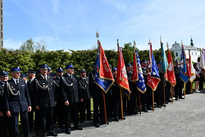Konstytucja 3 Maja i Święta Rodzina w Miedniewicach