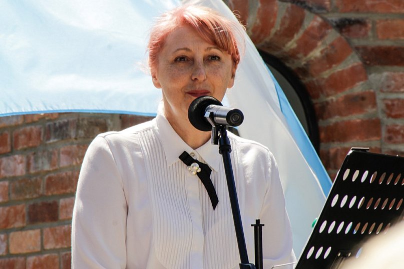 Nowa Kapliczka przy Domu Pomocy Społecznej. Uroczyste Poświęcenie i Wspólne Świętowanie