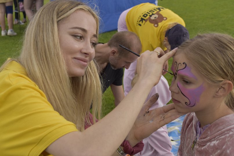 Bartniki - radosne dzieci i talenty na scenie