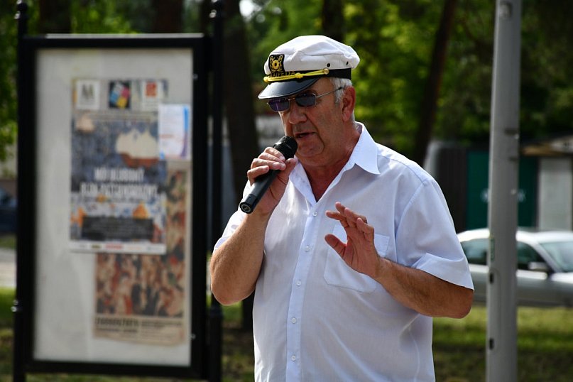 Rozpoczęto cykl letnich potańcówek w Parku Seniora