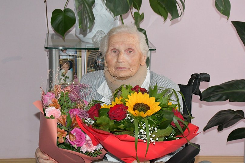 Pani Helena skończyła 100 lat i jest szczęśliwa