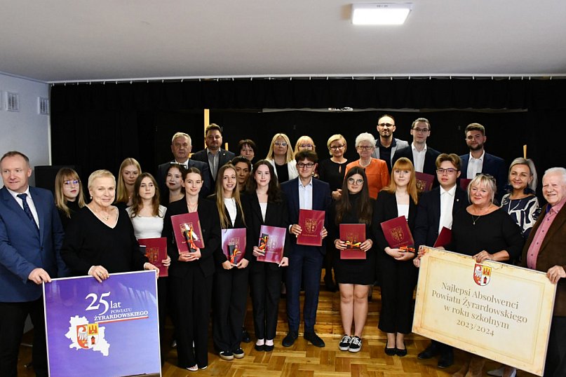 Powiat Żyrardowski nagrodził najlepszych absolwentów