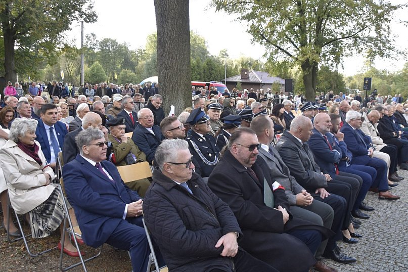Wielki hołd bohaterom poległym na Ziemi Jaktorowskiej