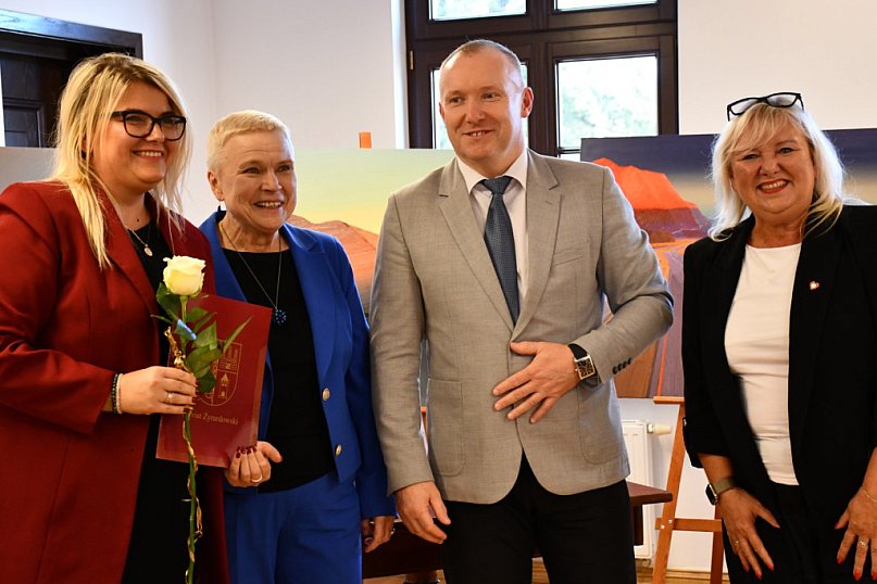 Powiatowy Dzień Edukacji Narodowej. Uznanie i podziękowania dla dyrektorów i nauczycieli