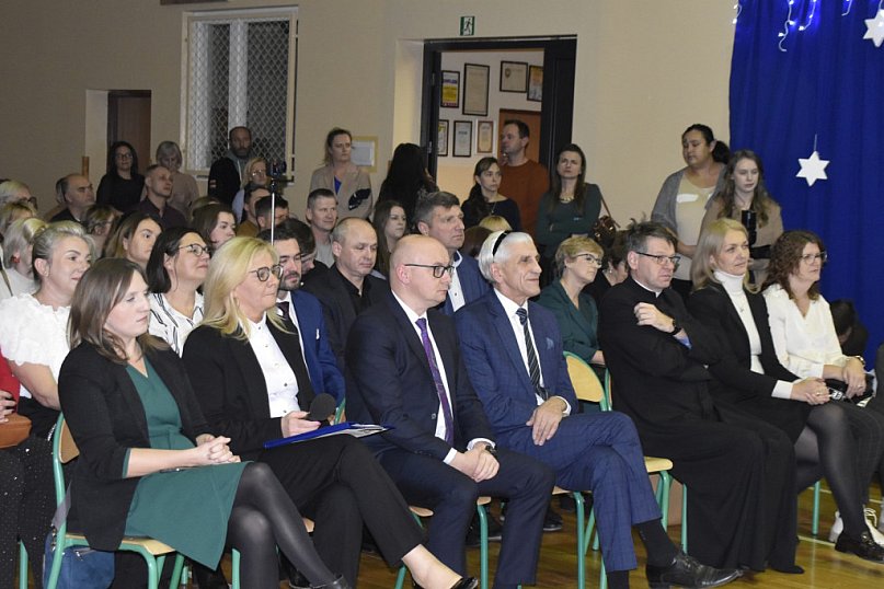 Pokazano piękne Motto Świąt - dobro i serce