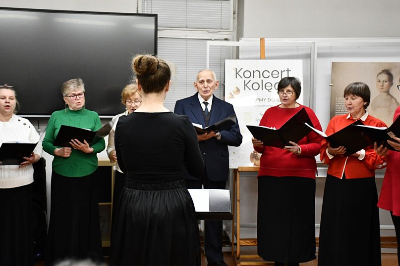 Świąteczny wieczór z kolędami - koncert Towarzystwa Śpiewaczego Lira